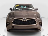 Used 2024 Toyota Highlander LE image 3