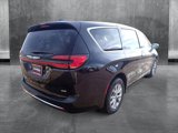 New 2025 Chrysler Pacifica Select image 5