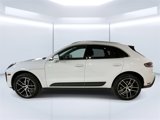Used 2024 Porsche Macan image 2