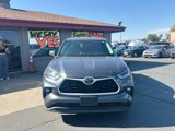 Used 2021 Toyota Highlander LE image 2