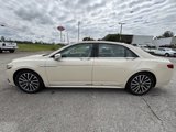 Used 2018 Lincoln Continental Select image 3