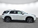 New 2025 Nissan Pathfinder Platinum image 4