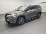 Used 2019 Toyota Highlander XLE image 2