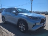 Used 2021 Toyota Highlander XLE image 3