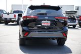 Used 2023 Toyota Highlander Limited image 4