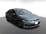 Used 2025 Volkswagen Jetta SE image 4
