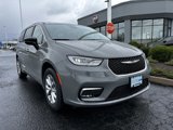 New 2025 Chrysler Pacifica Select image 2