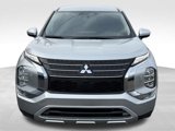 Used 2024 Mitsubishi Outlander SE image 2