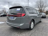 Used 2022 Chrysler Pacifica Touring-L image 2