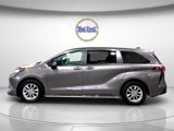 Used 2022 Toyota Sienna XLE image 2