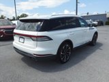 Used 2020 Lincoln Aviator Reserve w/ Equipment Group 202A image 4