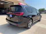 New 2025 Chrysler Pacifica Pinnacle image 5