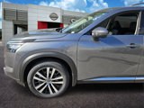 New 2025 Nissan Pathfinder Platinum image 2