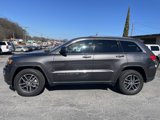 Used 2018 Jeep Grand Cherokee Laredo image 2