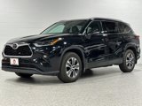 Used 2021 Toyota Highlander XLE image 2