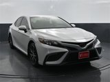 Used 2023 Toyota Camry SE image 2