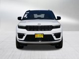 New 2025 Jeep Grand Cherokee Summit image 2