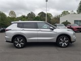 New 2025 Mitsubishi Outlander SE image 2
