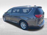 Used 2020 Chrysler Pacifica Touring-L image 5