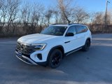 New 2025 Volkswagen Atlas Peak Edition SE image 3