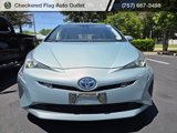 Used 2017 Toyota Prius Three image 2
