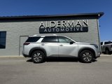 Used 2025 Nissan Pathfinder SL image 2