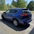 Used 2018 Nissan Rogue SV image 3
