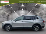 Used 2021 Volkswagen Tiguan SE image 2