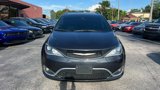 Used 2020 Chrysler Pacifica Touring-L image 3