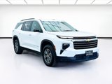 Used 2024 Chevrolet Traverse LT image 3
