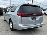 Used 2023 Chrysler Pacifica Touring-L image 5