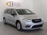 Used 2024 Chrysler Pacifica Touring-L image 2