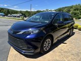 Used 2024 Toyota Sienna LE image 3