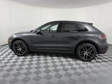 Certified 2025 Porsche Macan image 2