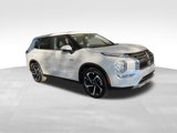 New 2025 Mitsubishi Outlander SE image 2