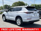 New 2025 Mitsubishi Outlander ES image 4