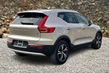 Used 2023 Volvo XC40 B5 Plus image 2
