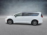 Used 2023 Chrysler Pacifica Limited image 4