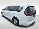 Used 2023 Chrysler Pacifica Touring-L image 6