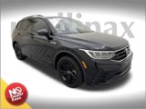 Used 2023 Volkswagen Tiguan SE R-Line image 1