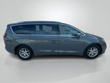 Used 2021 Chrysler Pacifica Touring-L image 6
