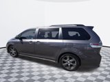 Used 2017 Toyota Sienna SE Premium image 3