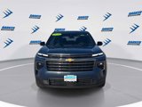 Used 2025 Chevrolet Traverse LT image 3