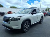 New 2025 Nissan Pathfinder Platinum image 3