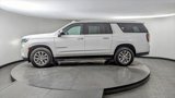 Used 2023 Chevrolet Suburban Premier image 3