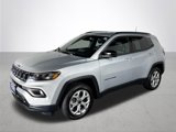 Used 2025 Jeep Compass Latitude image 2