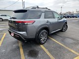 Used 2023 Nissan Pathfinder SV image 5