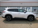 Used 2024 Nissan Rogue SV image 4