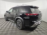 New 2025 Nissan Pathfinder SL image 5
