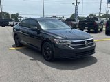 Used 2024 Volkswagen Jetta SE w/ Panoramic Sunroof Package image 3